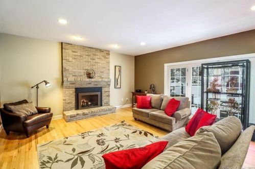 5 Mudry Farm Rd, Brookfield Center CT  06804-3541 exterior