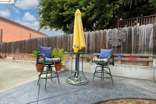 470 N St, Benicia CA  94510-2821 exterior