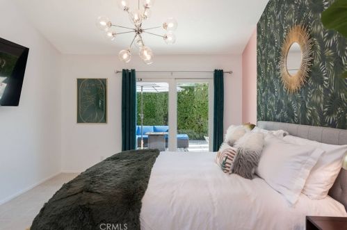 3670 Mesquite Ave, Palm Springs CA  92264-3400 exterior
