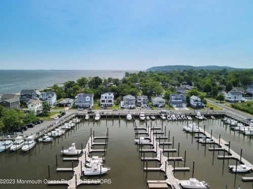 8 Benton Ave, Leonardo NJ  07737-1403 exterior