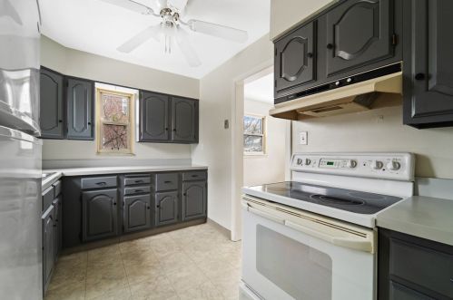 1069 Grandview Ave, Bridgeville PA  15017-2250 exterior