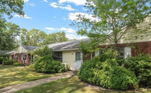70 Dorchester Dr, Lakewood, NJ 08701-6685