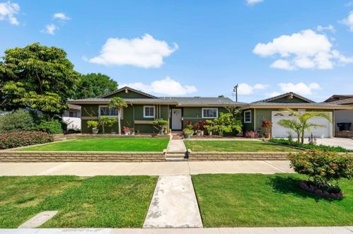 2231 Parkside Ave, Orange, CA 92867-4054