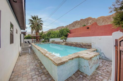 51705 Avenida Madero, La Quinta CA  92253-3114 exterior