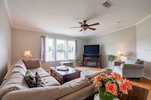 15811 Carlton Lake Rd, Wimauma FL  33598-5405 exterior