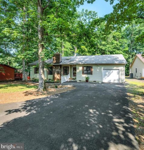 3905 Lakeview Pkwy, Locust Grove, VA 22508-5453