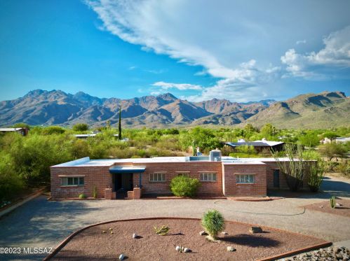 4951 Siesta Dr, Tucson, AZ 85750-9601