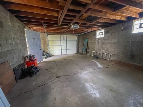 200 Larkspur St, Whitaker PA  15120-2208 exterior