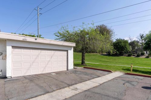 3682 Cliff Way, Oceanside CA  92056-4703 exterior