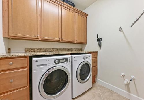 16157 Camden Lakes Cir, Naples FL  34110-2880 exterior