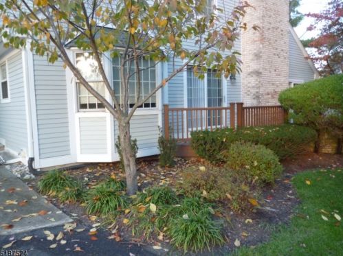9 Village Dr, Montville Township NJ  07045-9461 exterior