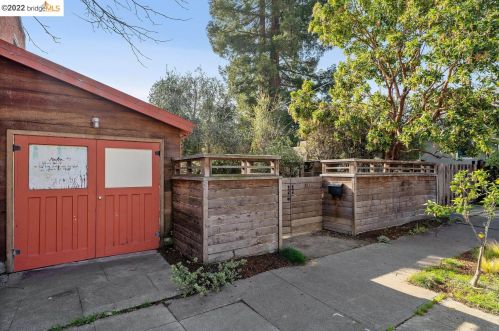 391 Clifton St, Oakland, CA 94618-1169