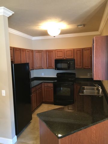 2432 Suncrest Vlg, Morgantown, WV 26505-3870