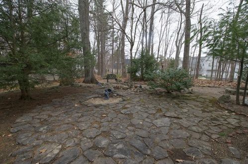 34 Wheeler Ave, Salem NH  03079-3490 exterior