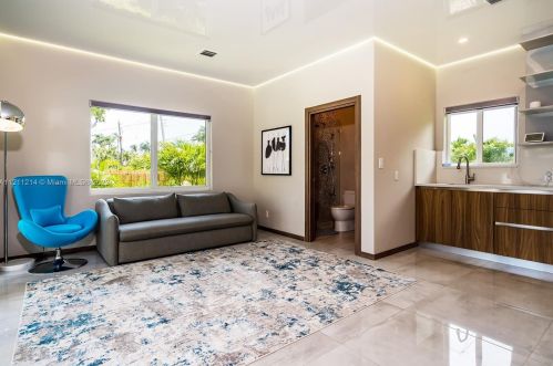 235 6th St, Dania Beach FL  33004-4147 exterior