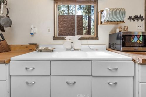 340 Sherwood Blvd, Big Bear City CA  92314 exterior