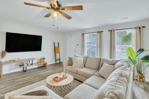 23 Island Breeze Ln, Beaufort SC  29907-1679 exterior