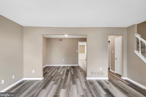 64 Village Dr, Dover, DE 19904-6534