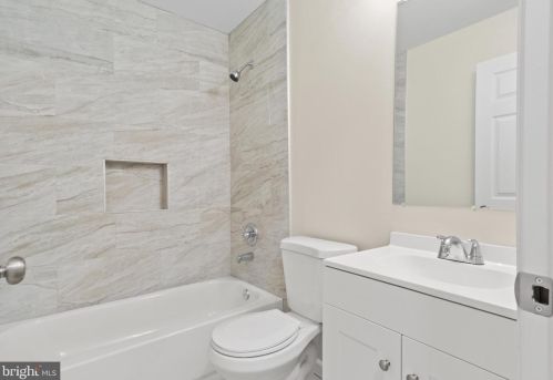 213 Hampton Dr, Spotsylvania VA 22551-8746 exterior