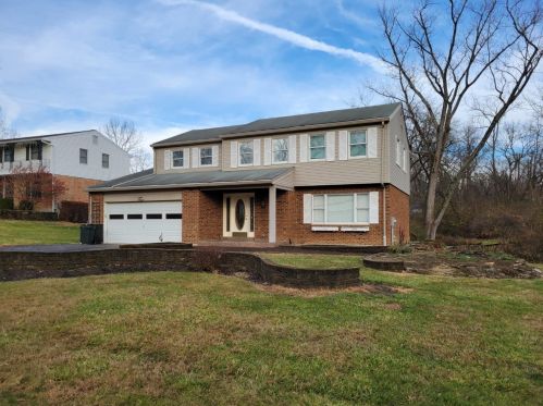 9926 Forestglen Dr, Cincinnati, OH 45242-5116