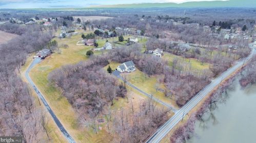 63 Willow Mill Park Rd, Navy Sup Dpt PA  17050-1757 exterior