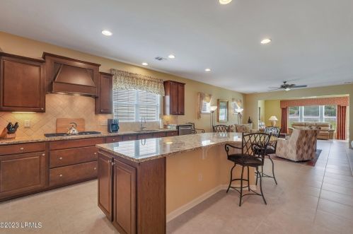 121 Knollwood Ct, Bluffton, SC 29909-7588