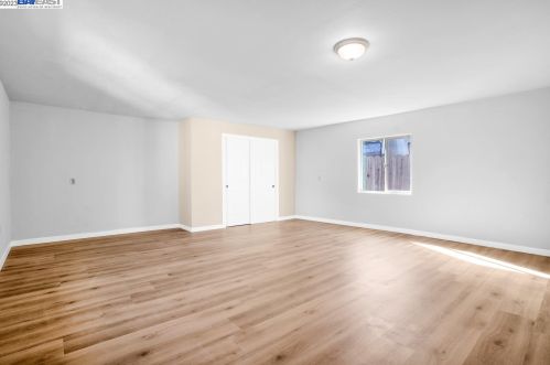 221 Cambridge Ave, San Leandro CA  94577-1825 exterior