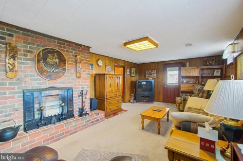 7612 Pollen St, Lorton VA  22079-1636 exterior