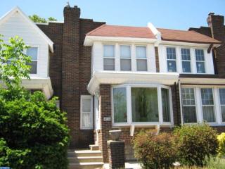 5882 Henry Ave, Philadelphia, PA 19128-1704