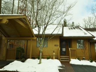 503 Red Oak Dr, Hendersonville NC  28791-1984 exterior