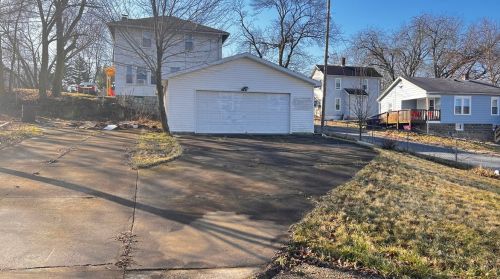 358 Brooklyn St, Hermitage, PA 16146-2277