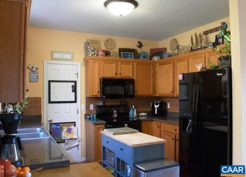972 Greene Acres Rd, Stanardsville VA  22973-2523 exterior