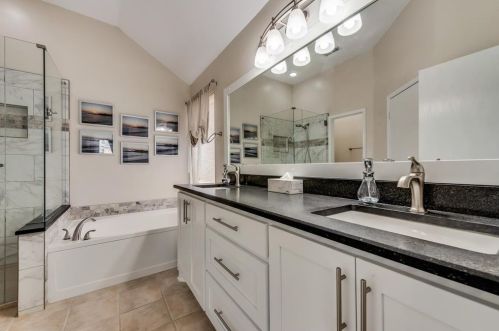 1704 Kingston Ln, Lewisville TX  75028-7307 exterior