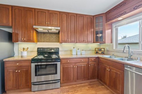 2490 Lexington Way, San Bruno CA  94066-2815 exterior