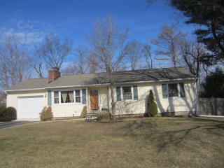 8 Budd Dr, Bethel, CT 06801-1110