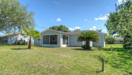 890 Haverhill Ave, Sebastian, FL 32958-4478