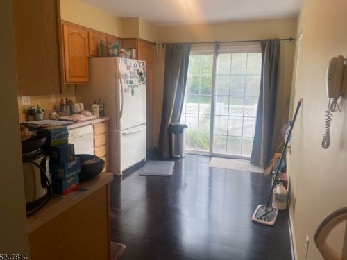 2105 Branch Dr, White House Station, NJ 08889-3242
