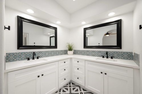 54404 Avenida Madero, La Quinta CA  92253-3620 exterior