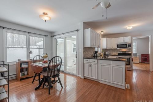 56 Great Ring Rd, Sandy Hook CT 06482-1605 exterior