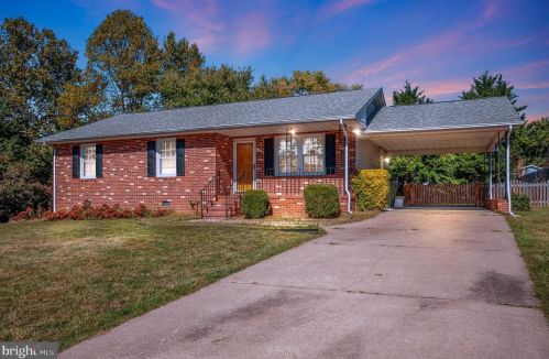 1709 Sherwood Dr, Fredericksburg, VA 22405-2218
