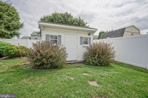 9 Flemish Way, Lumberton Township NJ  08048-4527 exterior