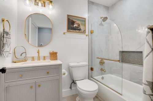 6549 Kensington Ave, Richmond CA  94805-1664 exterior