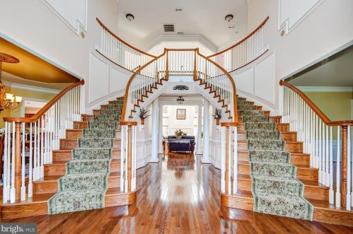 1 Pin Oak Dr, Chadds Ford, PA 19317-7386