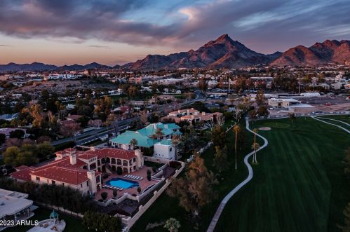 41 Biltmore Est, Phoenix AZ 85016-2819 exterior