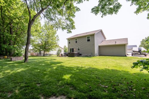 208 Woodland Preserve, Watertown, WI 53094-5603