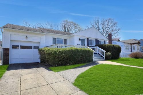 3978 Marilyn Dr, Seaford, NY 11783-1816