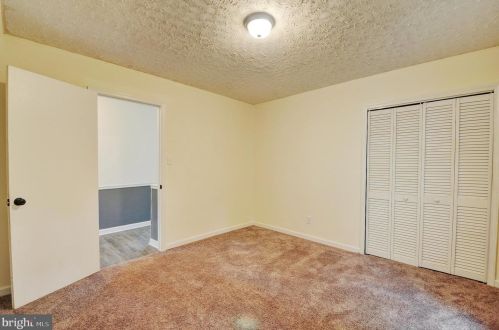 34 King David Dr, Linden VA  22642-6323 exterior