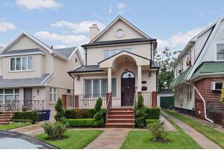 1124 23rd St, Brooklyn, NY 11210-4519