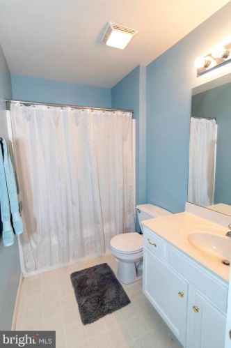 12 Bittersweet Dr, Cochranville PA  19330-1406 exterior