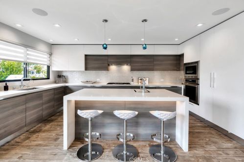 50 Rivo Alto Canal, Long Beach CA  90803-4047 exterior